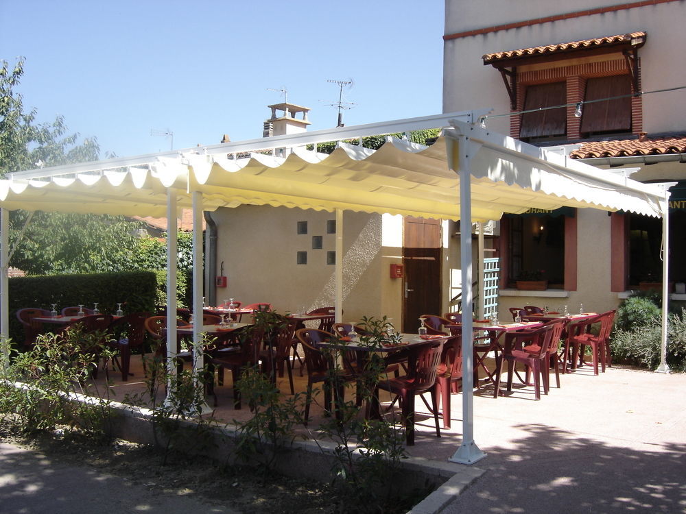 Hôtel Restaurant du Lauragais LOGIS DE FRANCE Villefranche-de-Lauragais Exterior foto